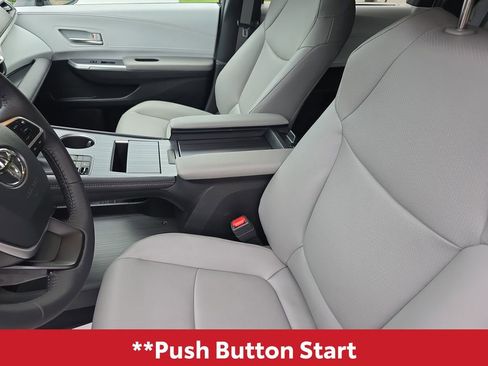 Used 2025 Toyota Sienna XLE w/ XLE Plus Package AWD/4WD image 14