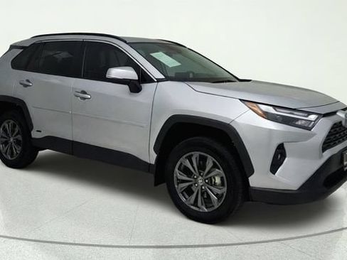 Used 2024 Toyota RAV4 XLE Premium AWD/4WD image 7