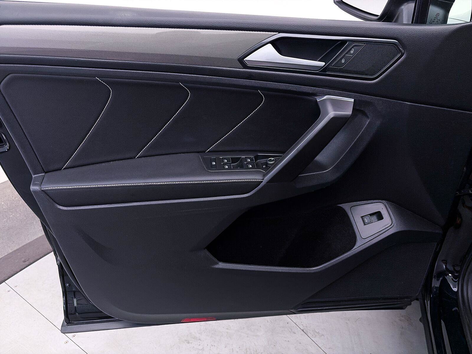 Used 2022 Volkswagen Tiguan SE FWD image 15