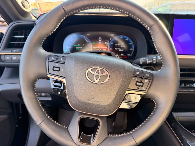 Used 2025 Toyota Crown Signia w/ Advanced Technology Package AWD/4WD image 15