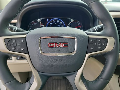 Used 2023 GMC Acadia Denali w/ Denali Technology Package image 18