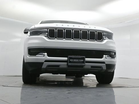 Used 2024 Jeep Wagoneer L Series II image 48