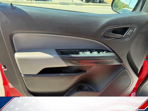 Used 2018 Chevrolet Colorado W/T w/ WT Convenience Package RWD image 17