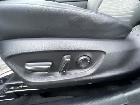 Used 2023 Toyota Camry SE image 13