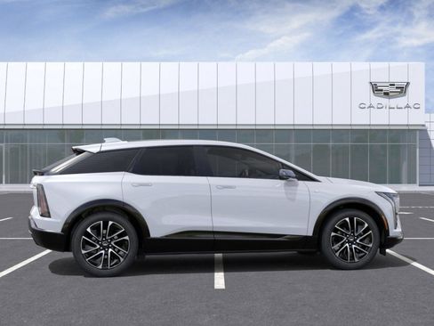 New 2026 Cadillac Optiq Sport 1 w/ LPO, Floor Liner Package AWD/4WD image 5