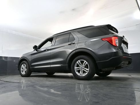 Used 2020 Ford Explorer XLT w/ Equipment Group 202A AWD/4WD image 21