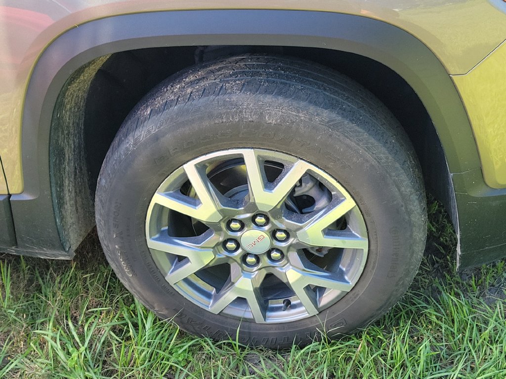 Used 2023 GMC Acadia SLT FWD image 13