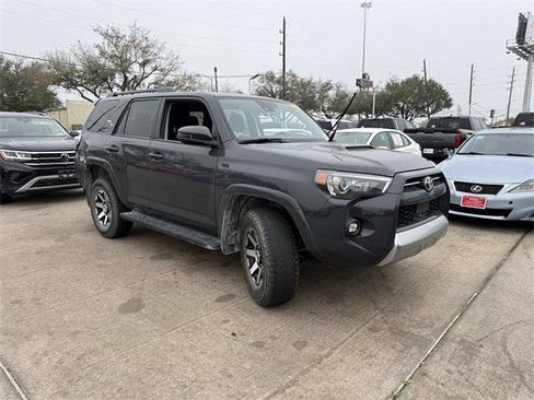Certified 2024 Toyota 4Runner TRD Off-Road image 3