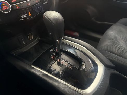 Used 2014 Nissan Rogue SV FWD image 22