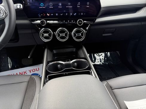 Used 2024 Chevrolet Blazer EV LT image 11