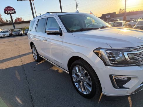 Used 2018 Ford Expedition Platinum RWD image 51