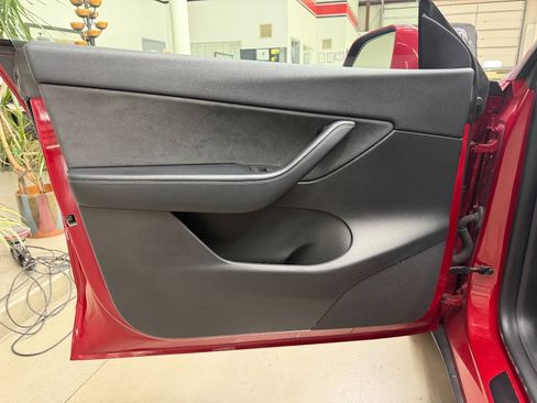 Used 2021 Tesla Model Y Long Range AWD/4WD image 10