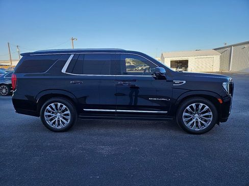 Used 2021 GMC Yukon Denali w/ Denali Ultimate Package image 9