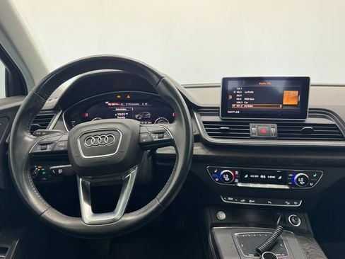 Used 2020 Audi Q5 e Premium Plus w/ Premium Plus Package AWD/4WD image 3