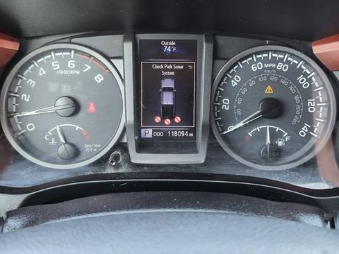 Used 2016 Toyota Tacoma TRD Off-Road w/ Premium & Technology Package AWD/4WD image 15
