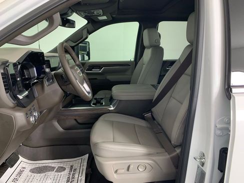 New 2026 GMC Sierra 2500 SLT w/ SLT Premium Package image 7