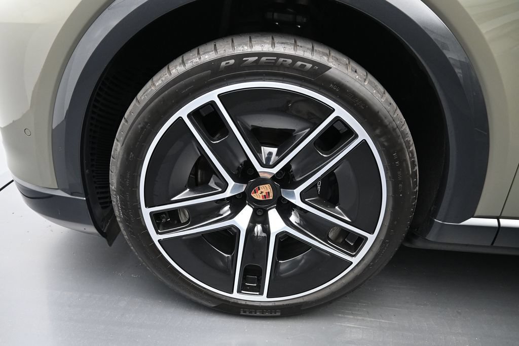 Certified 2026 Porsche Cayenne Electric AWD/4WD image 9
