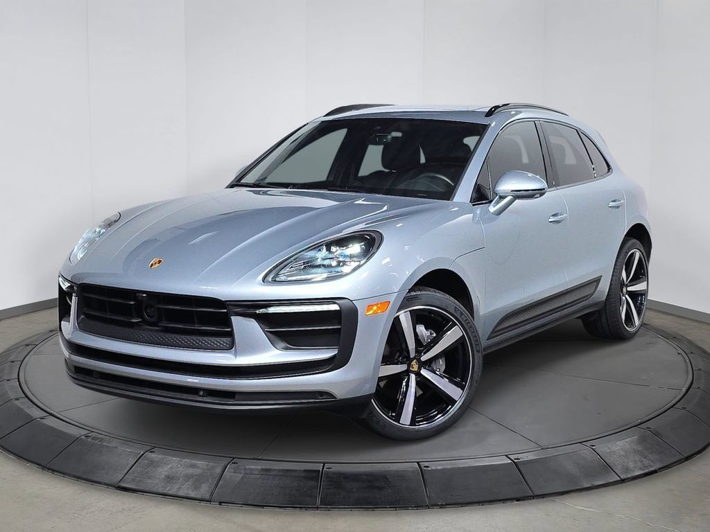 Certified 2023 Porsche Macan AWD/4WD image 1