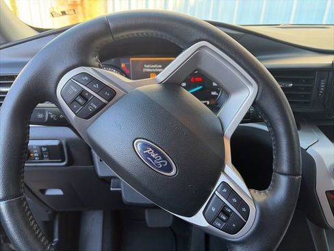 Used 2023 Ford Explorer XLT image 16
