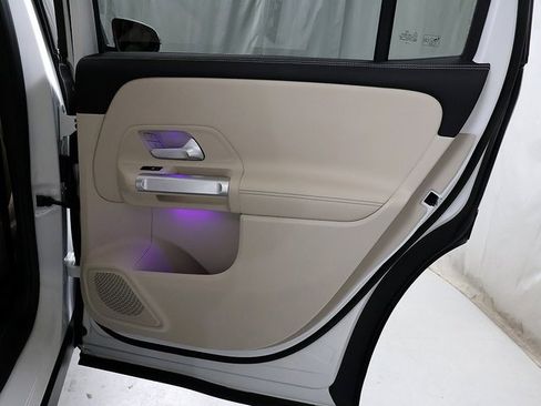 Used 2023 Mercedes-Benz GLB 250 4MATIC image 33