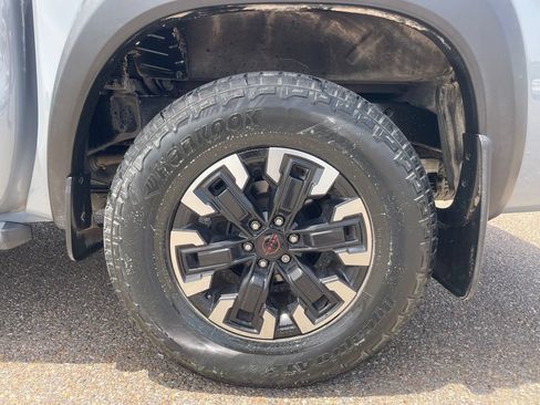 Used 2022 Nissan Frontier Pro-X RWD image 17