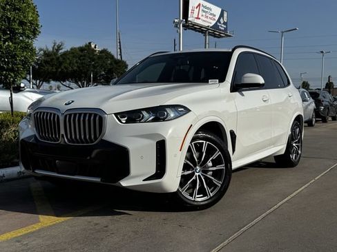 Used 2025 BMW X5 sDrive40i w/ M Sport Package RWD image 2
