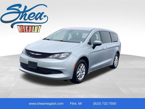 Used 2023 Chrysler Voyager LX FWD image 1