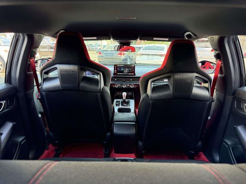 Used 2023 Honda Civic Type R image 9