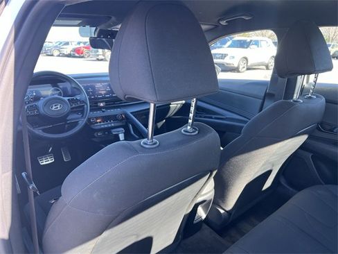 Certified 2025 Hyundai Elantra SEL image 26