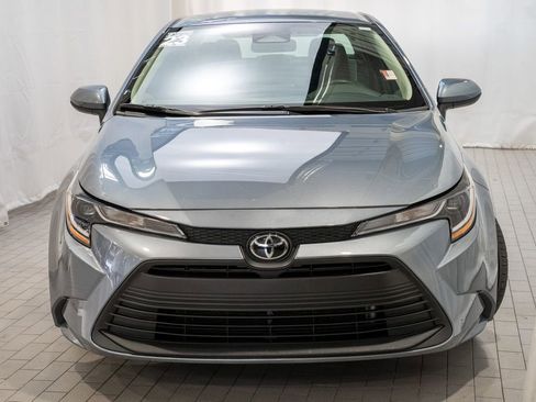 Used 2023 Toyota Corolla LE image 2