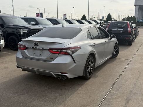 Used 2023 Toyota Camry SE FWD image 4