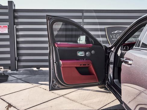 Used 2023 Rolls-Royce Ghost image 32