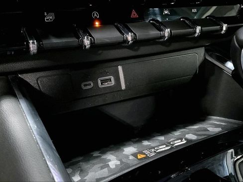 Used 2024 GMC Canyon AT4 w/ AT4 Premium Package AWD/4WD image 28