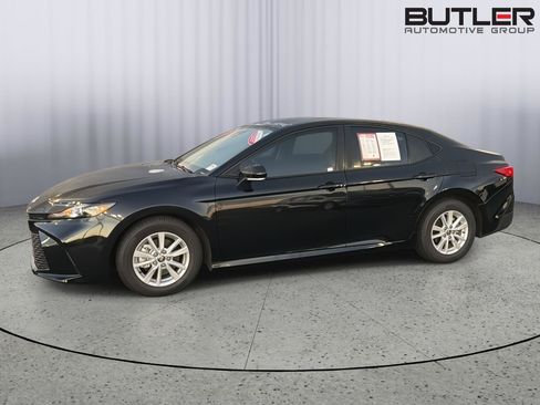 Certified 2025 Toyota Camry LE FWD image 3
