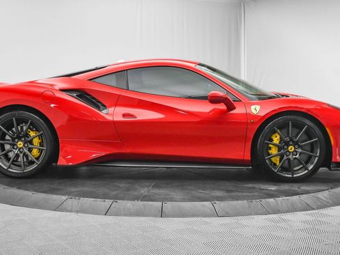 Used 2020 Ferrari 488 Pista Coupe RWD image 8