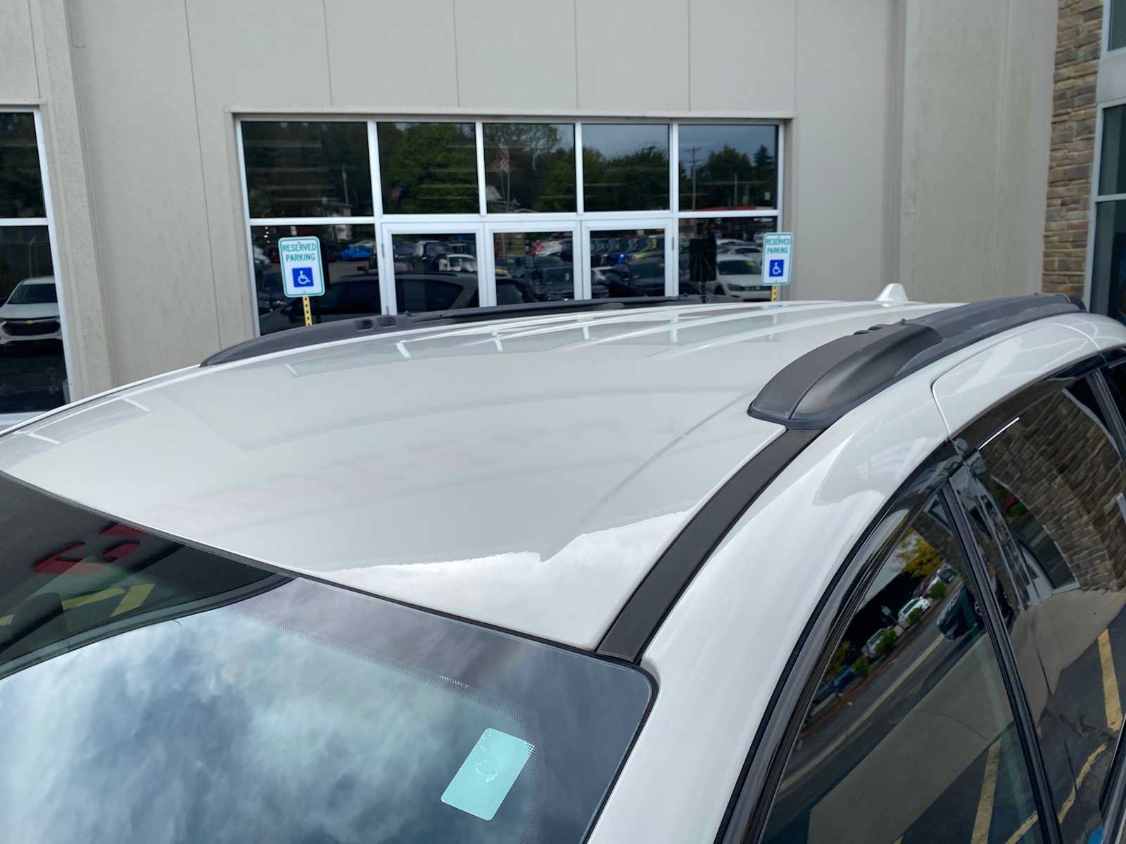 Used 2020 Chrysler Pacifica Touring-L AWD/4WD image 5