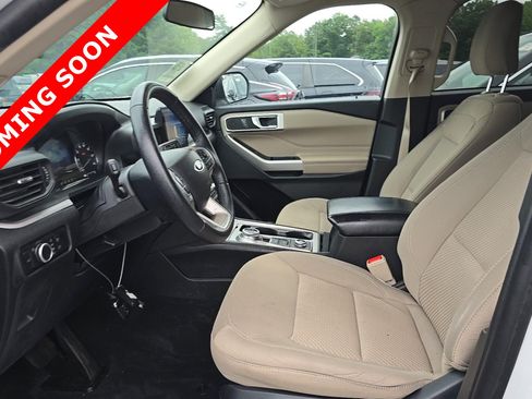 Used 2023 Ford Explorer XLT AWD/4WD image 5