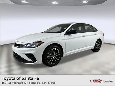 Used 2025 Volkswagen Jetta Sport image 1