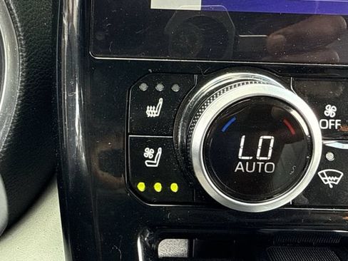 Used 2024 Toyota Highlander Platinum AWD/4WD image 25