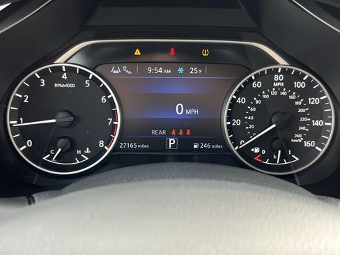 Used 2024 Nissan Murano SV image 23