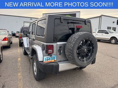 Used 2014 Jeep Wrangler Unlimited Sahara w/ Trailer Tow Group AWD/4WD image 2