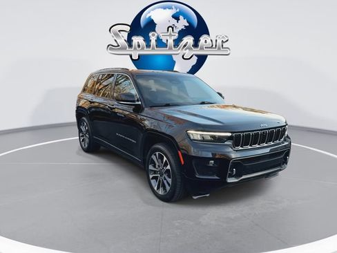 Used 2023 Jeep Grand Cherokee Overland w/ Adv Protech Group III image 2
