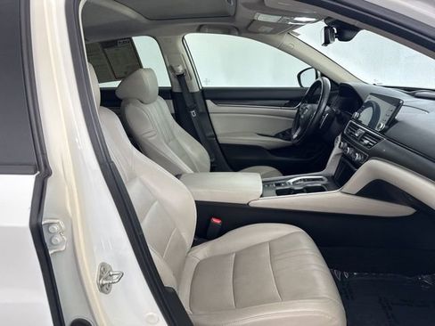 Used 2018 Honda Accord Touring image 22