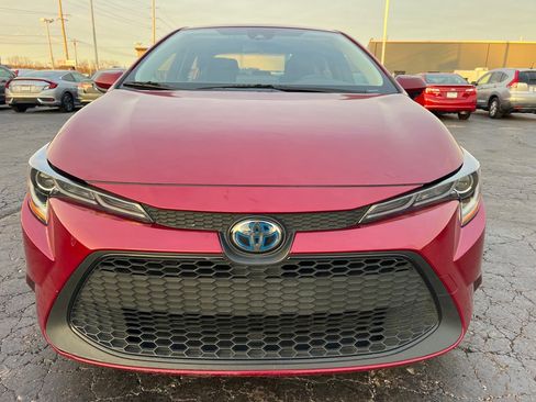 Used 2022 Toyota Corolla LE image 2