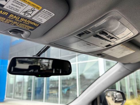 Used 2015 Toyota Highlander XLE image 29