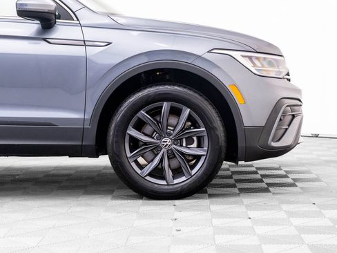 Used 2023 Volkswagen Tiguan SE AWD/4WD image 34
