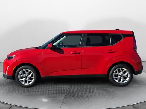 Used 2023 Kia Soul LX w/ Option Group 015 image 2