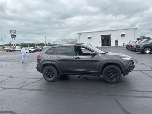 Used 2014 Jeep Cherokee Trailhawk w/ Comfort/Convenience Group AWD/4WD image 9
