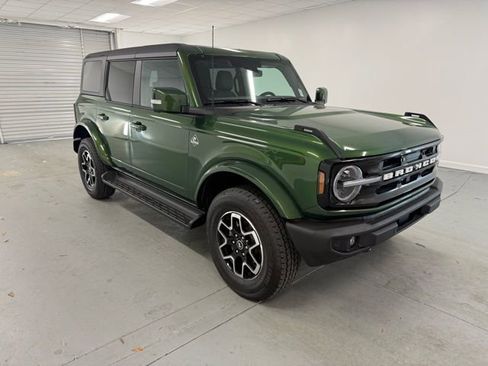 New 2025 Ford Bronco Outer Banks image 3