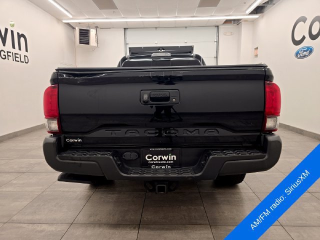 Used 2022 Toyota Tacoma SR5 AWD/4WD image 4
